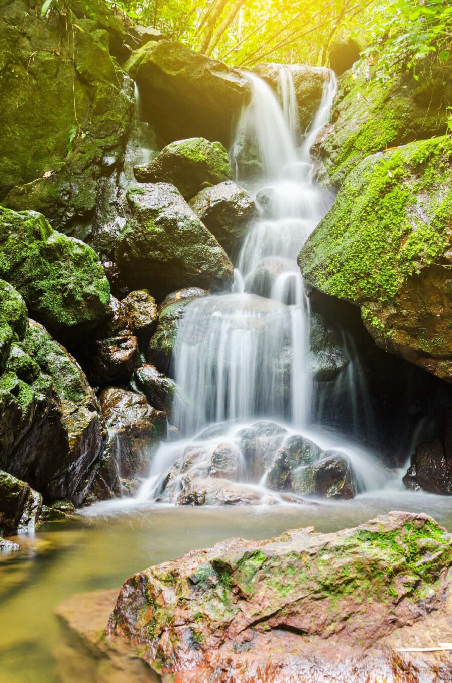 Фотошпалери Водоспад над скелями, порослими мохом - Зображення 2