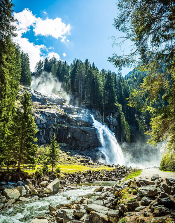 Водоспад у лісі Водоспад у лісі