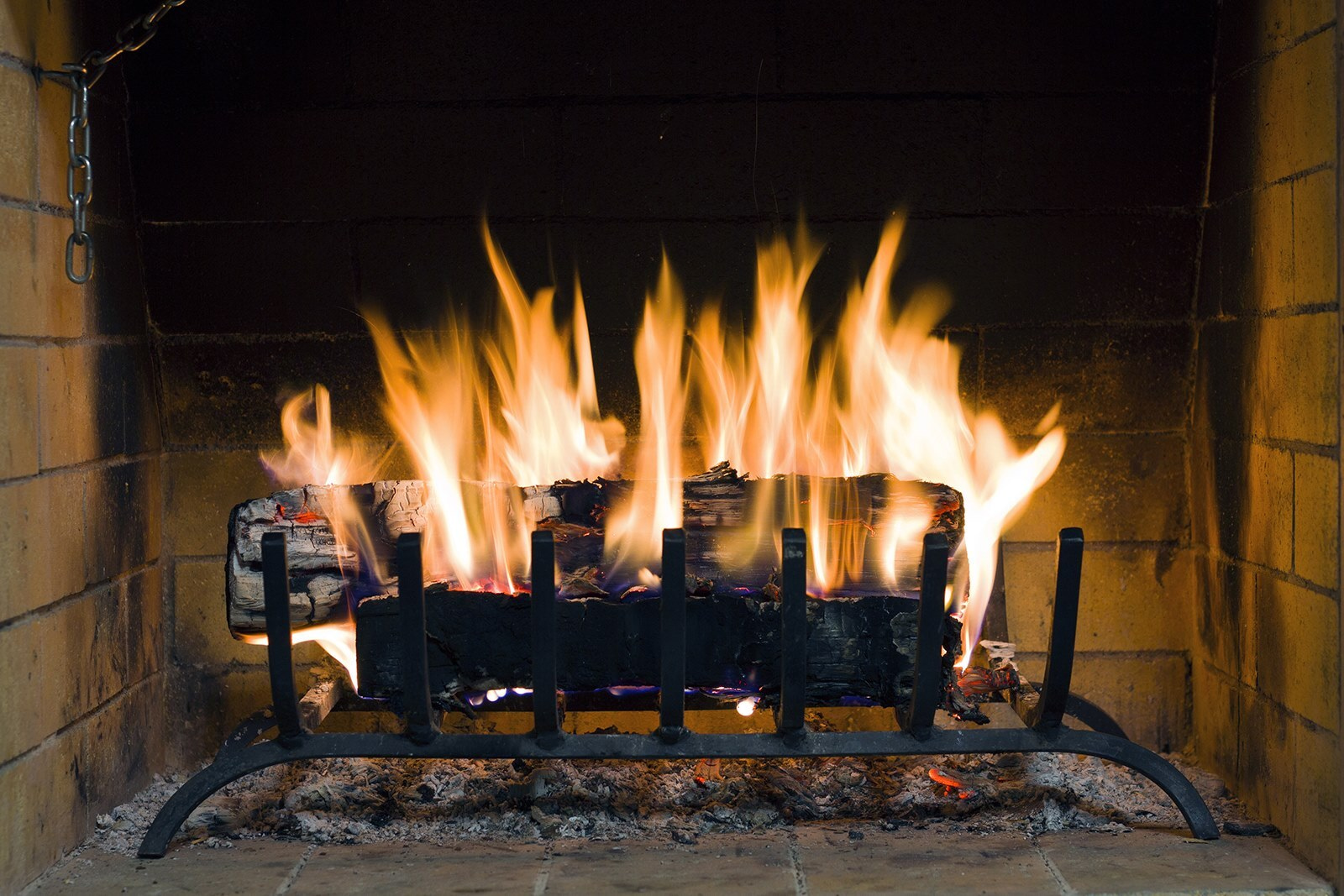 u56584p - Вогонь у каміні - tegory