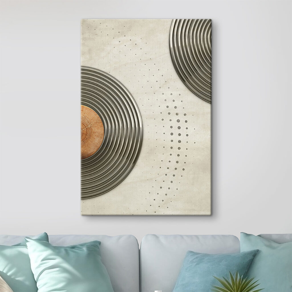 A circular metal rings with a brown circle