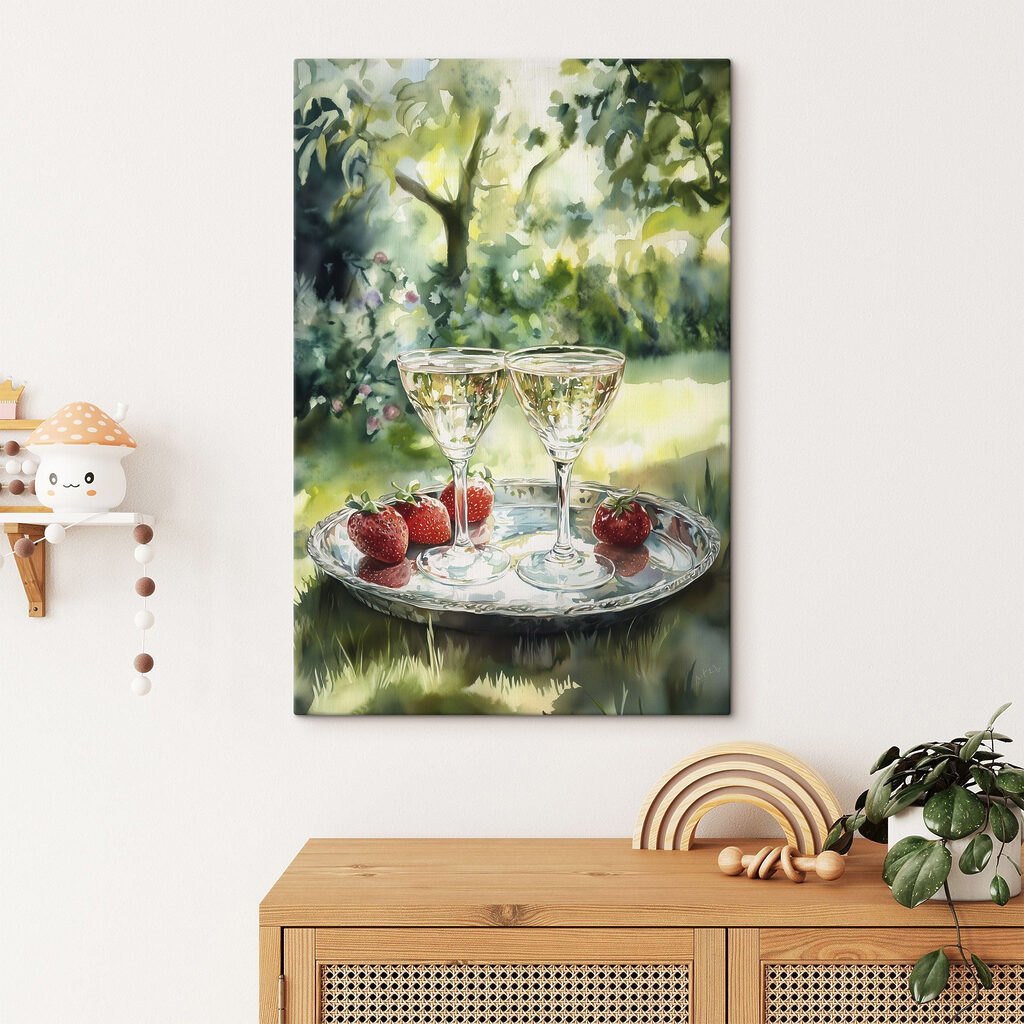 Refreshing afternoon drinks with strawberries