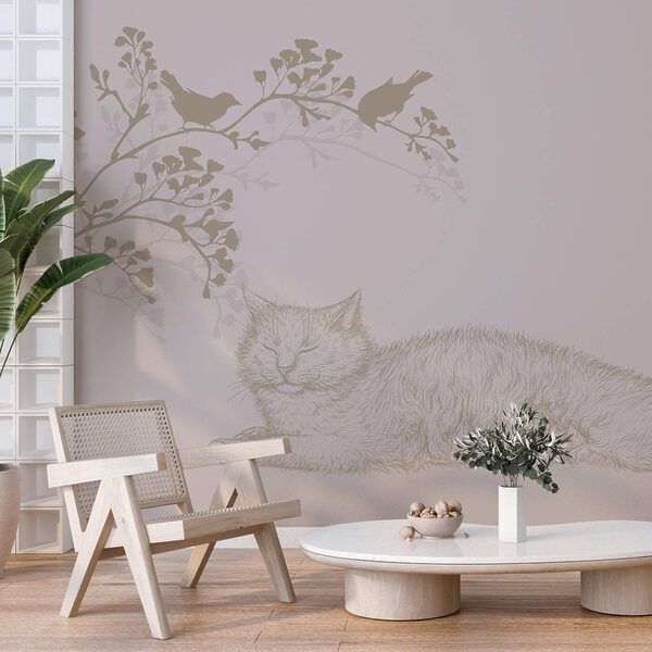 Кіт лежить на гілці дерева