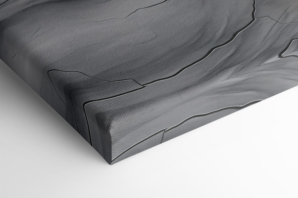 Fluid patterns in striking contrast Fluid patterns in striking contrast