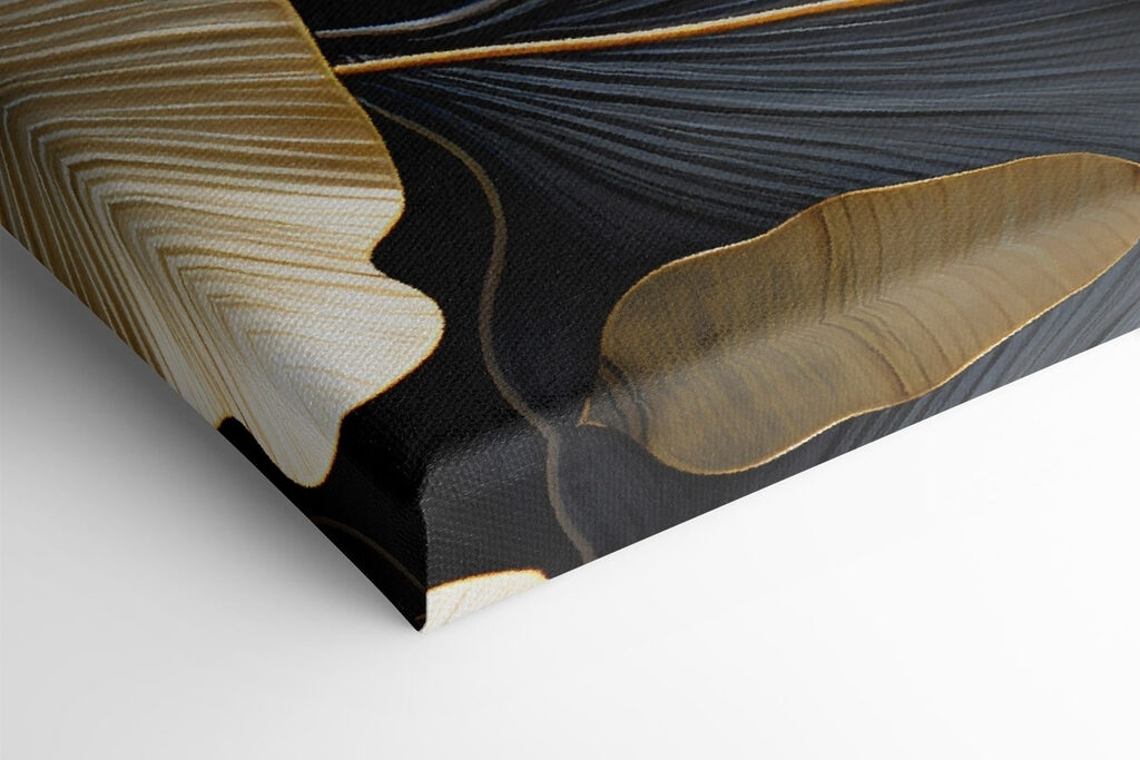 - Elegant leaves in striking contrast - Elegant leaves in striking contrast