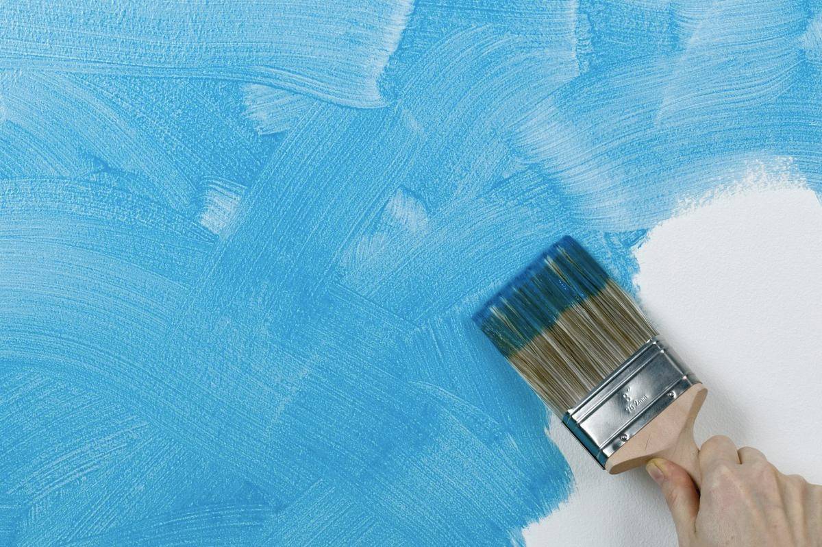 поклейка шпалер на пофарбовані стіни