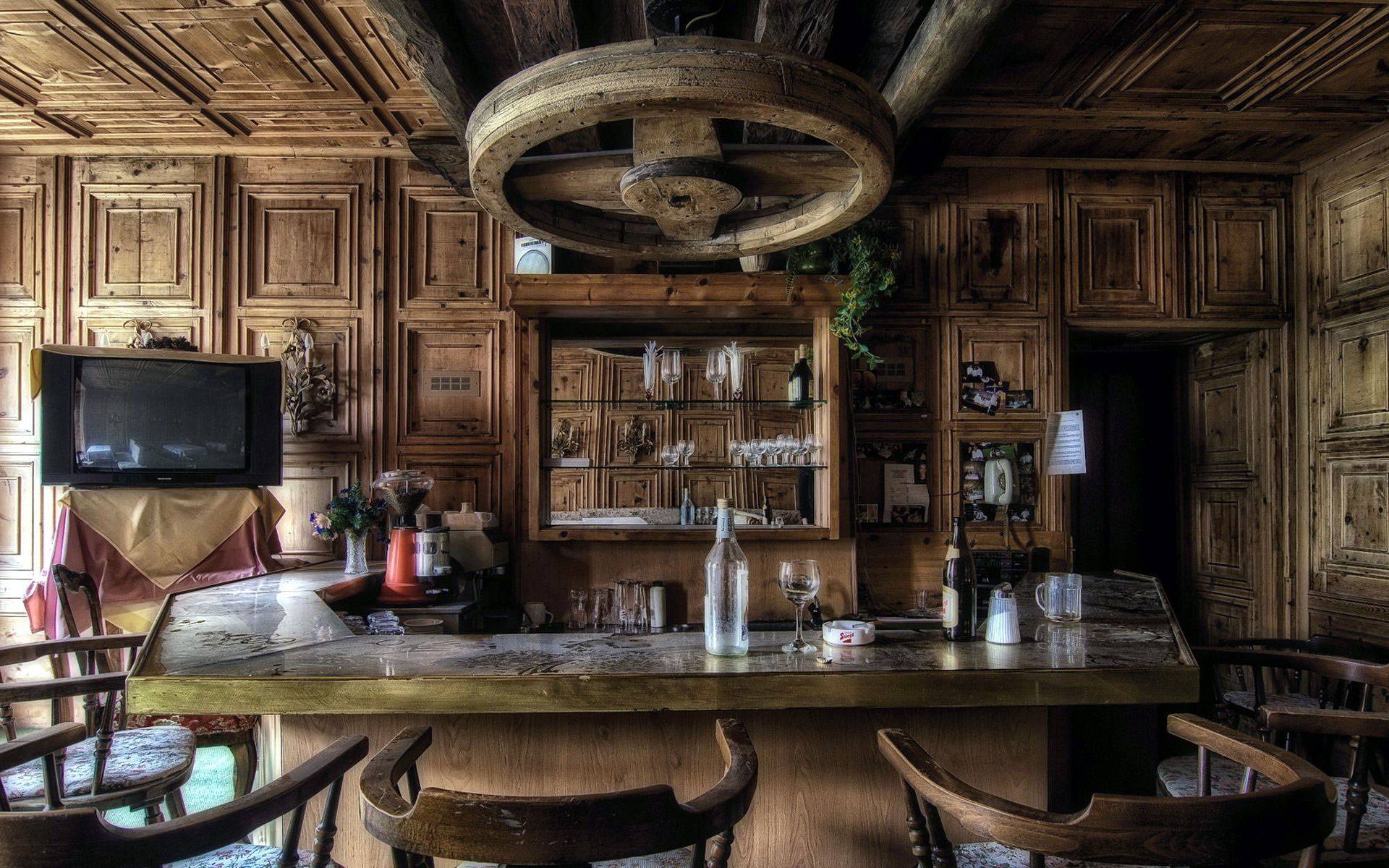 Цікавий дизайн бару